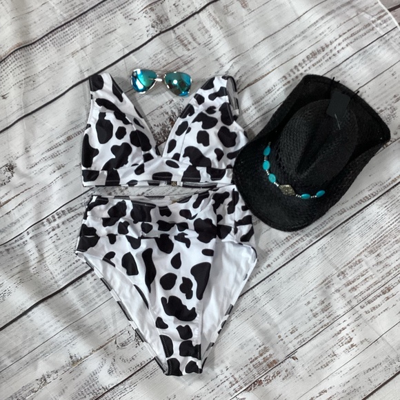 359. Black & White Spotted Bikini NWT Size XL
